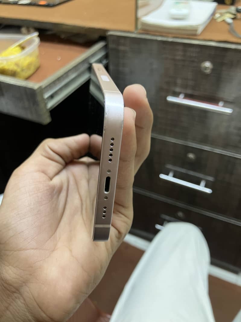 iphone 13 4