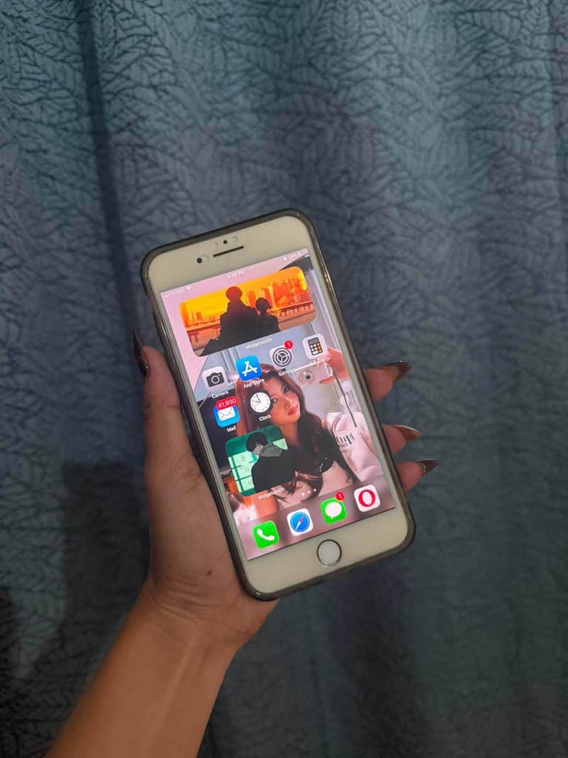 Apple iPhone 7 Plus 0