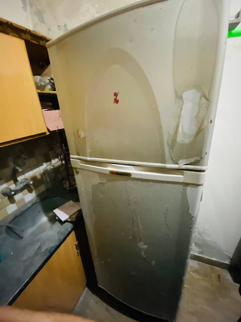 Refrigerator 0