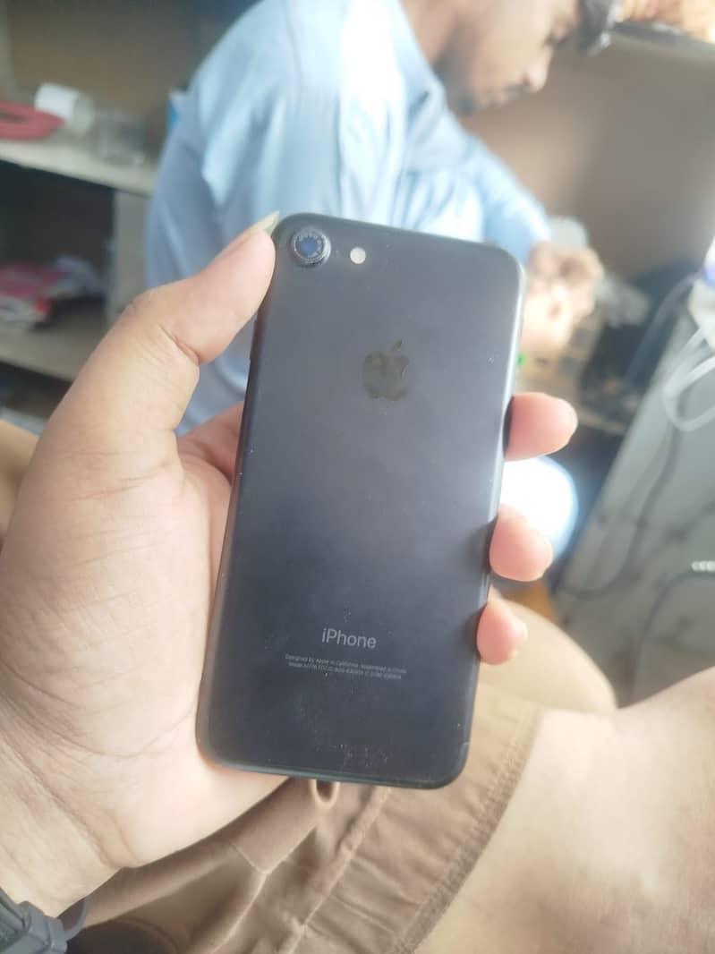 Apple iPhone 7 4