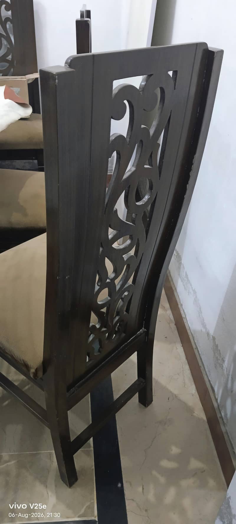 Dining table 4
