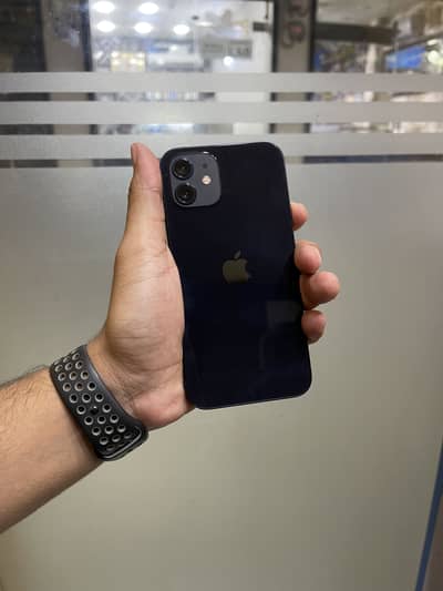Apple iPhone 12