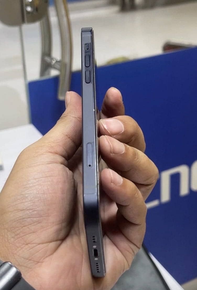 Apple iPhone 12 1