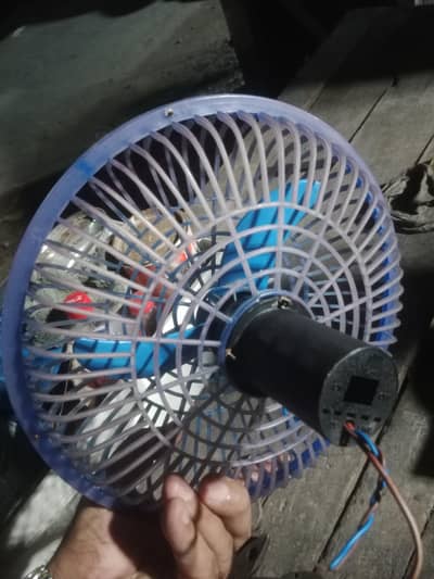 DC mini fan