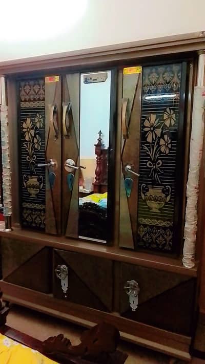 axi quality ki iron ki bilkul new almari hai 03345432183 whstapp