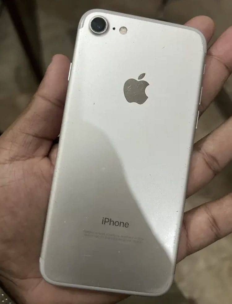 Apple iPhone 7 0