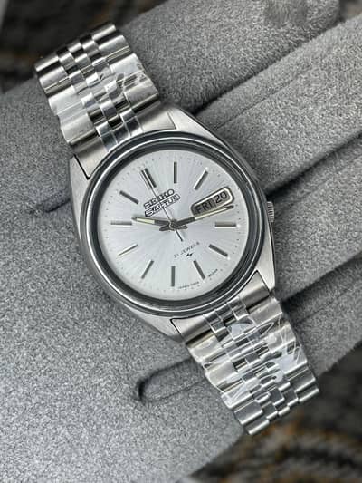 Seiko Actus automatic 7009 silver sunburst dial men's wrist watch