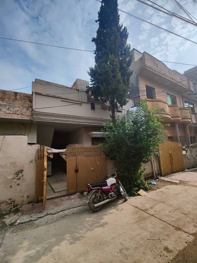 Ground Portion available for Rent near Classic Mart jarahi stop Pani boring gas available