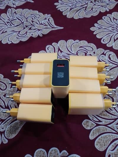 Universal Yellow 3 A Charger - All Pakistan COD
