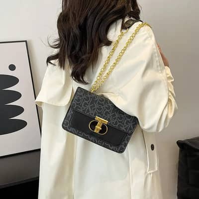 Women chain bags best quality and new