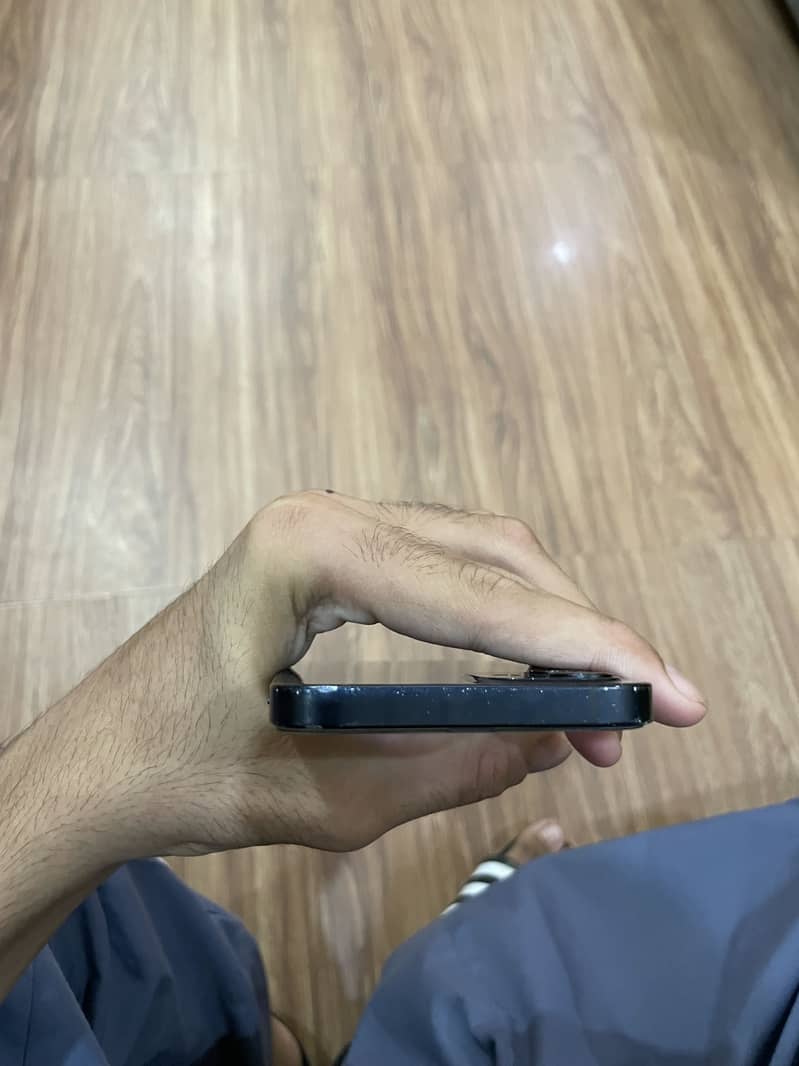 Iphone 12 4