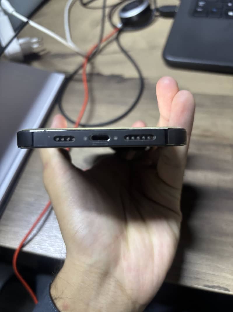 iPhone 13 Pro Max 6