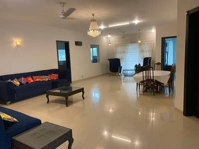 28MARLA LOWER PORTION FURNISHED (UPPER PORTION LOCK) DHA PHASE 5