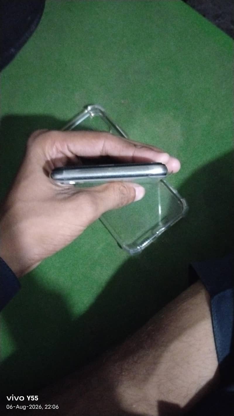 Apple iPhone X 3
