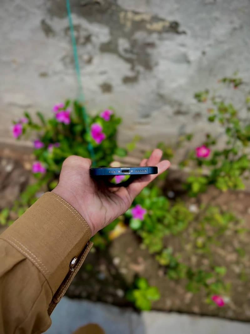Apple iPhone 14 4