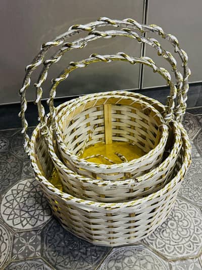 Round Gift Basket