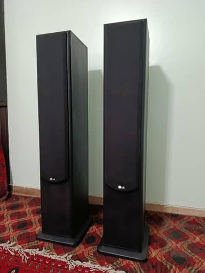 speaker floor standing