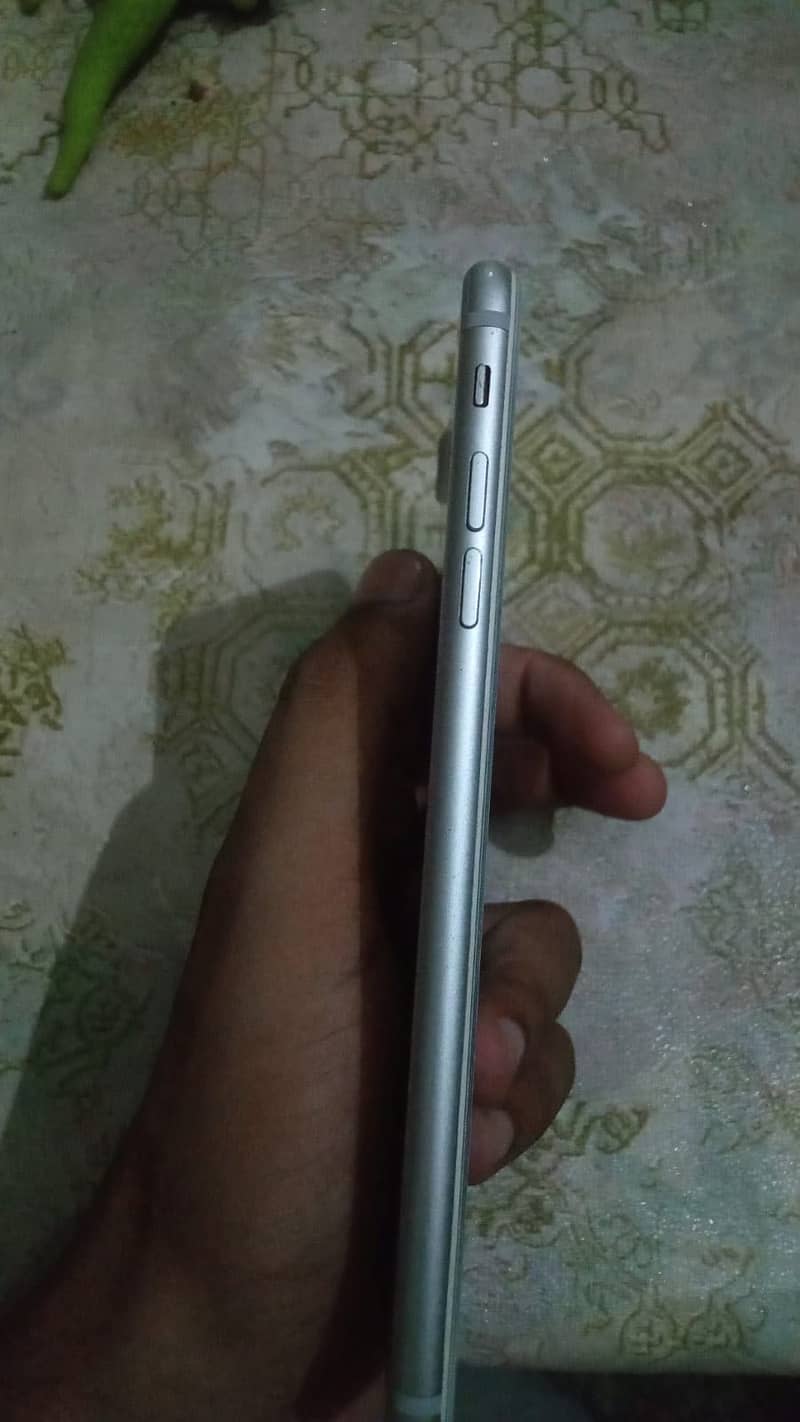 Apple iPhone 7 Plus 4