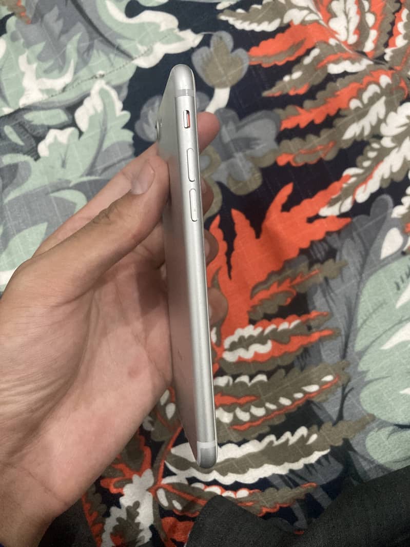 Apple iPhone 7 2