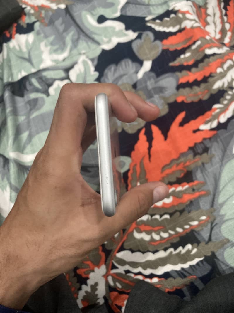 Apple iPhone 7 5