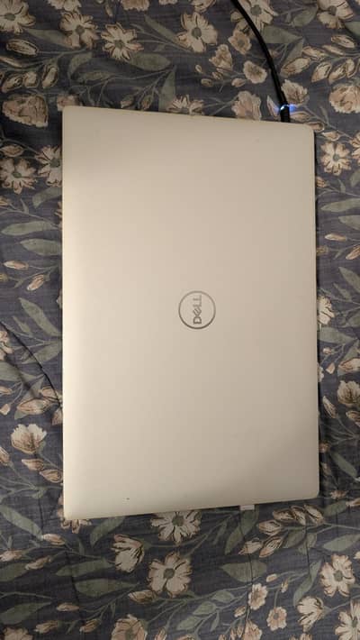 Dell XPS 15 7590