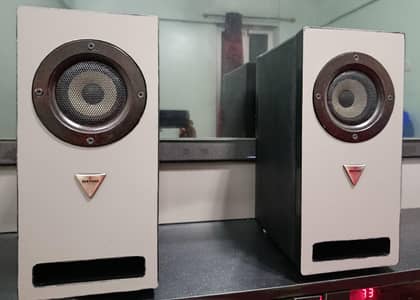 bookshelf speaker
