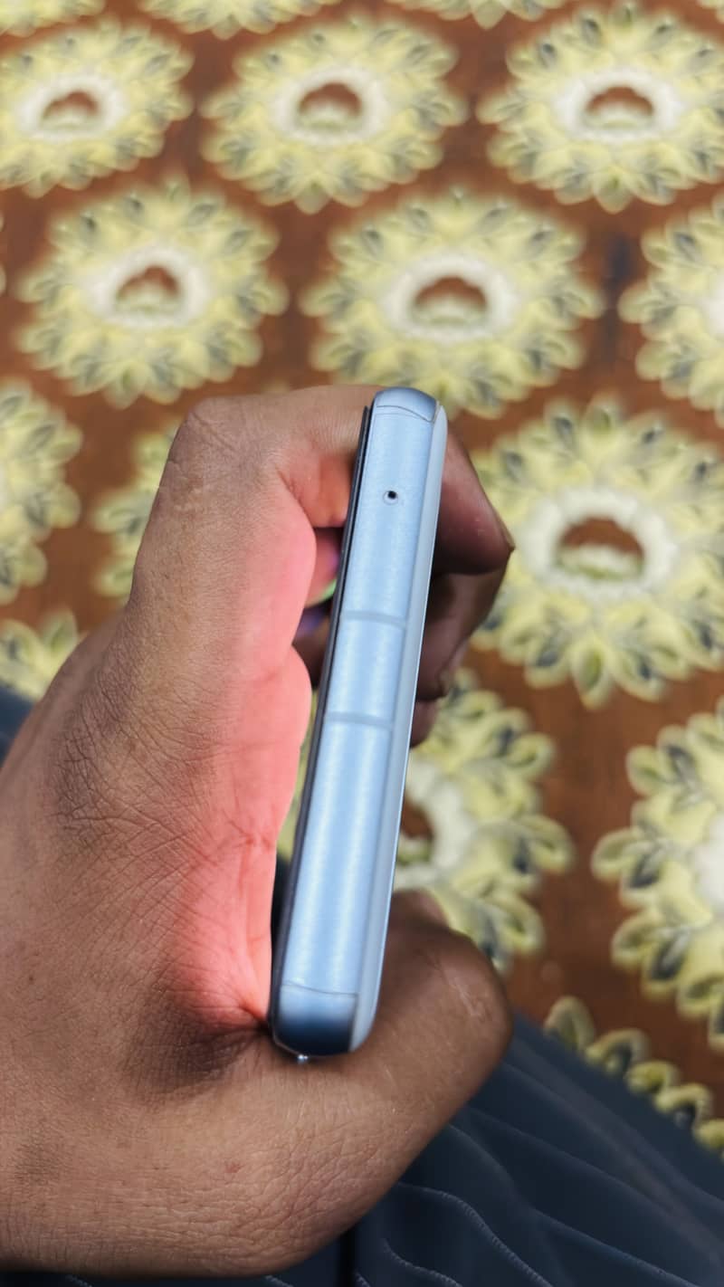 Google Pixel 7a 4