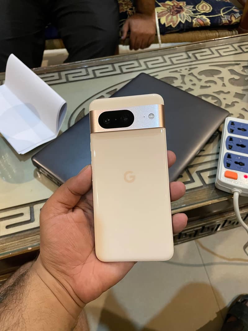 Google Pixel 8 1