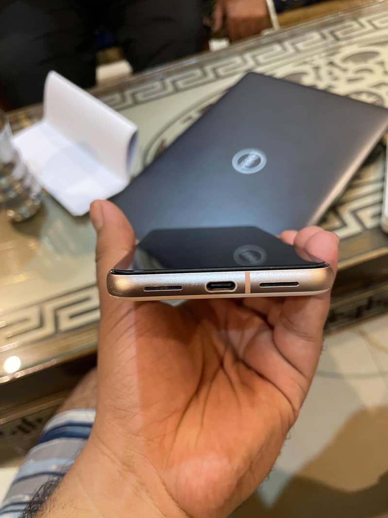 Google Pixel 8 2
