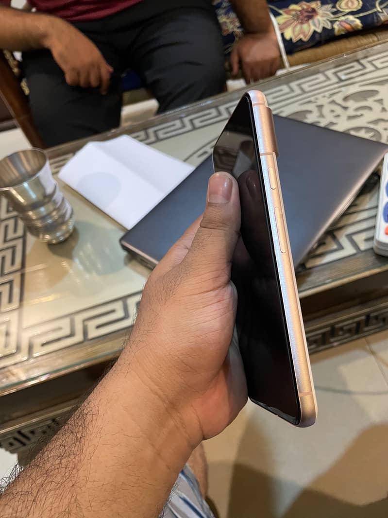 Google Pixel 8 4