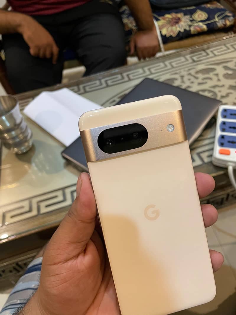 Google Pixel 8 6