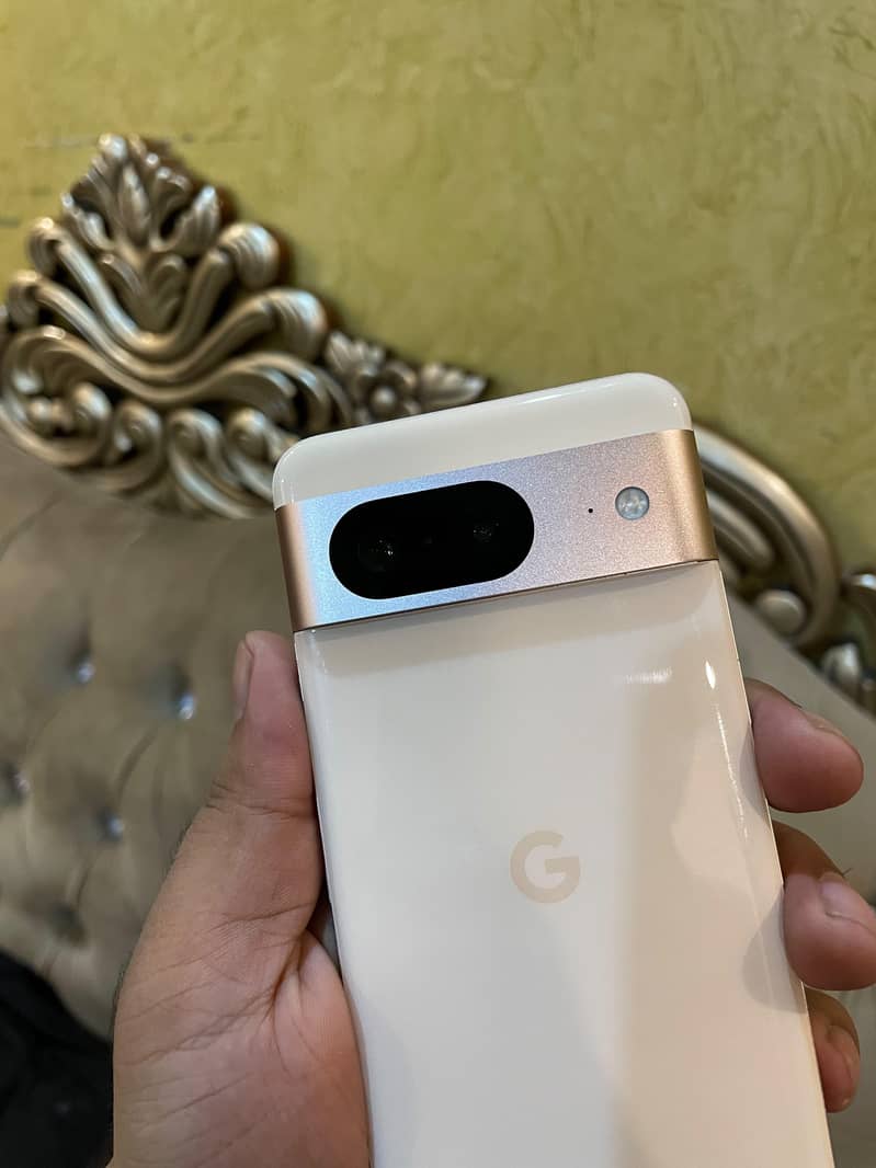 Google Pixel 8 13