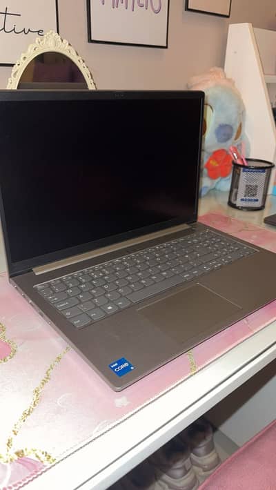 Laptop | Lenovo | Desktop-771HL74 | 932 GB | 11th Gen Intel(R)