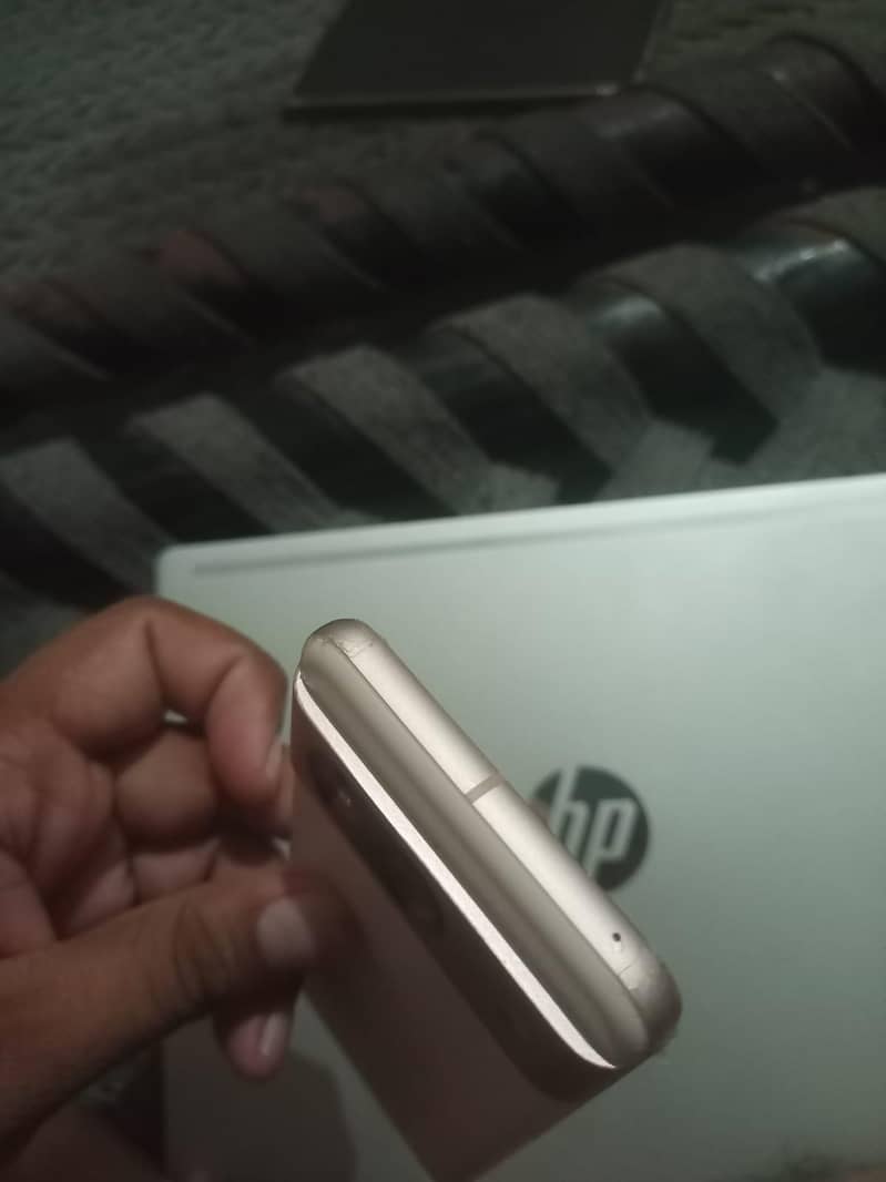 Google Pixel 8 4