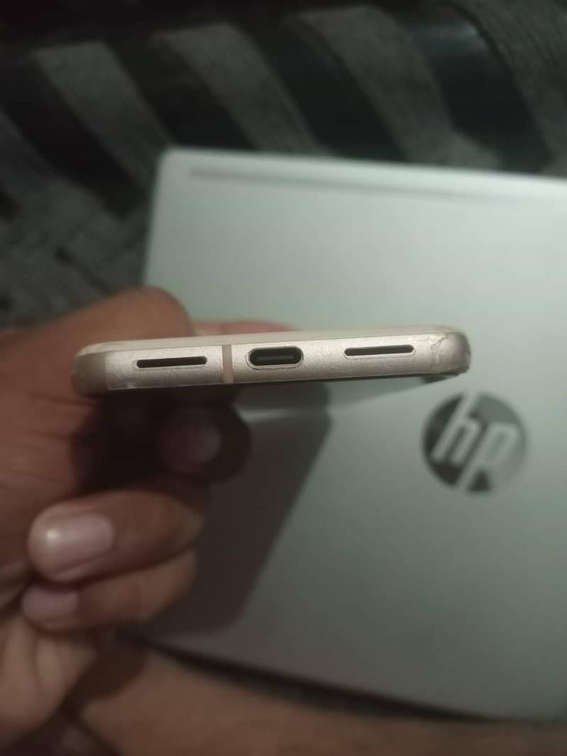 Google Pixel 8 5