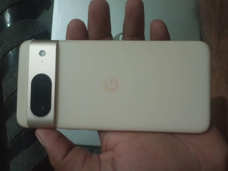 Google Pixel 8 7