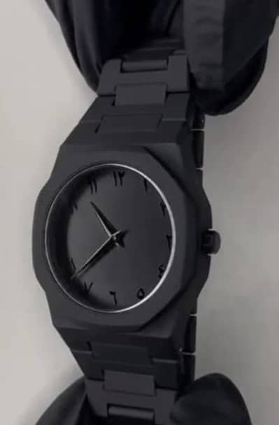 black  aura ⌚