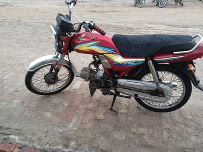 گاڑی بالکل اوکے ہے کوئی کام نہیں لو اور چلاؤ