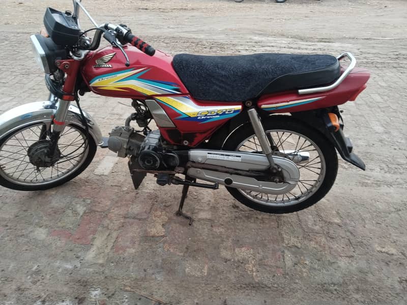 گاڑی بالکل اوکے ہے کوئی کام نہیں لو اور چلاؤ 1