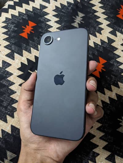iPhone 16e (128GB, Black)