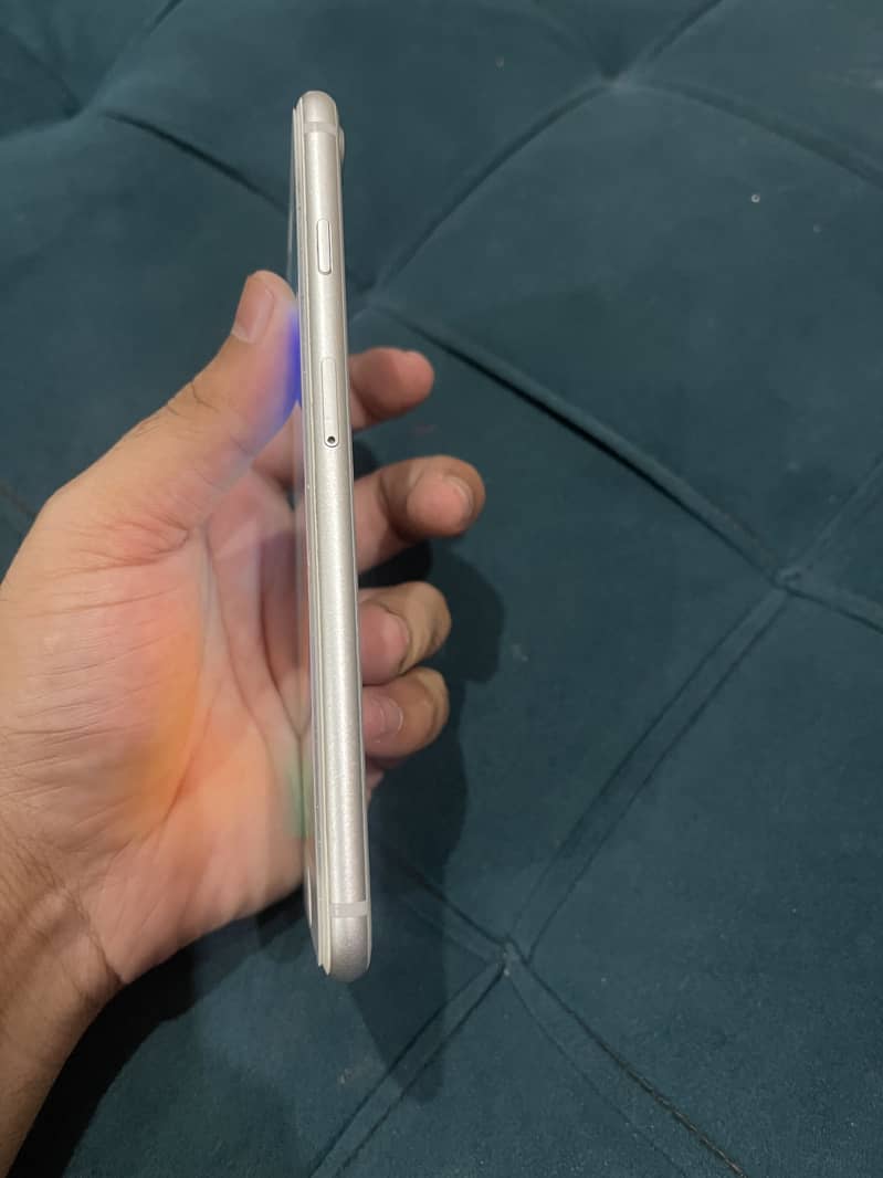 Apple iPhone 8 Plus 0