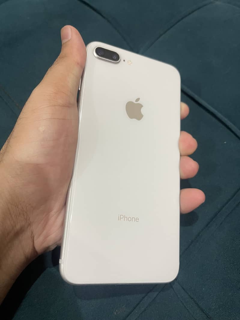 Apple iPhone 8 Plus 1