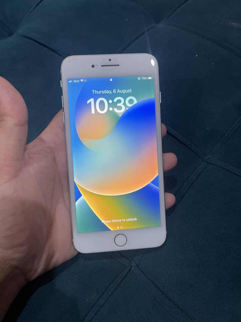 Apple iPhone 8 Plus 3