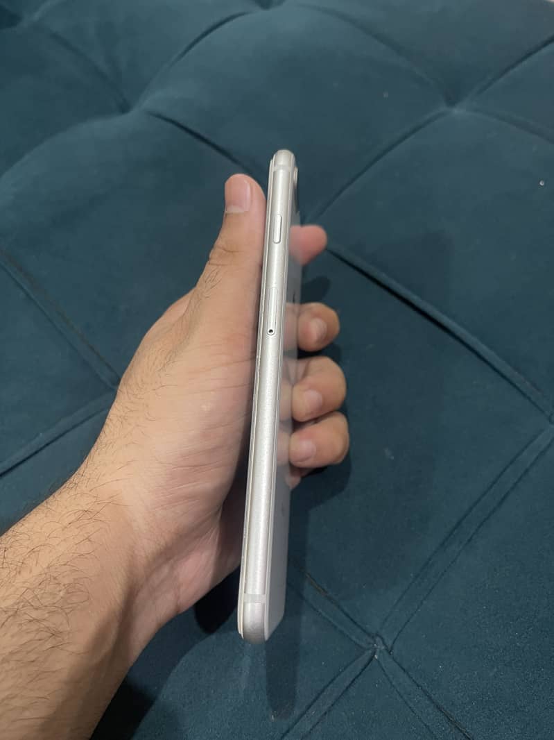 Apple iPhone 8 Plus 5