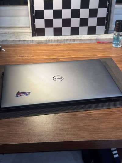 Dell Precision 5540 - i7-9850H
