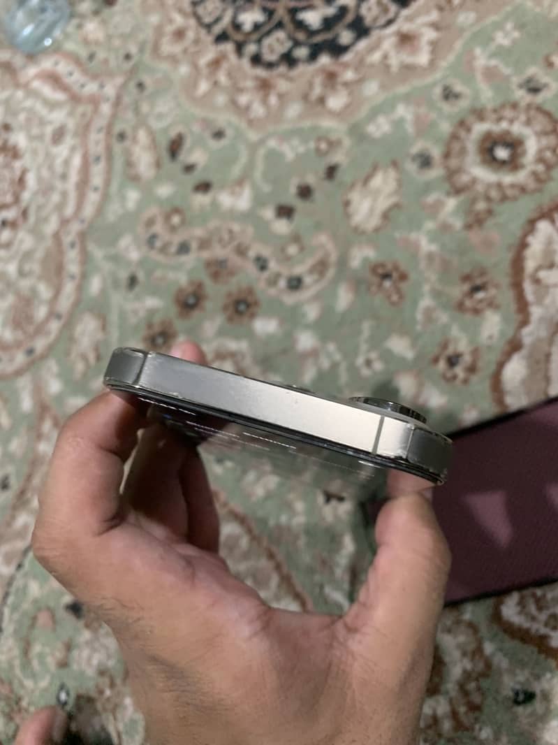 Apple iPhone 14 Pro 1