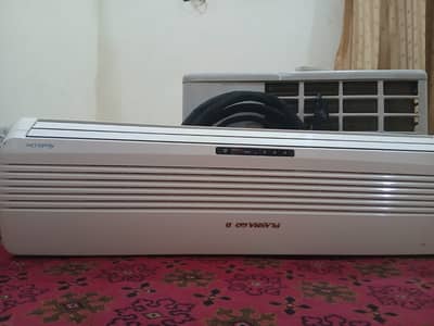 1.5 tun almost new lg plazma gold AC for sale contact o3 33 90 55 29 2