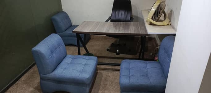 Executive Office Table - Desk - Wooden Finish | PKR 5,999 | Gulbrg LHR