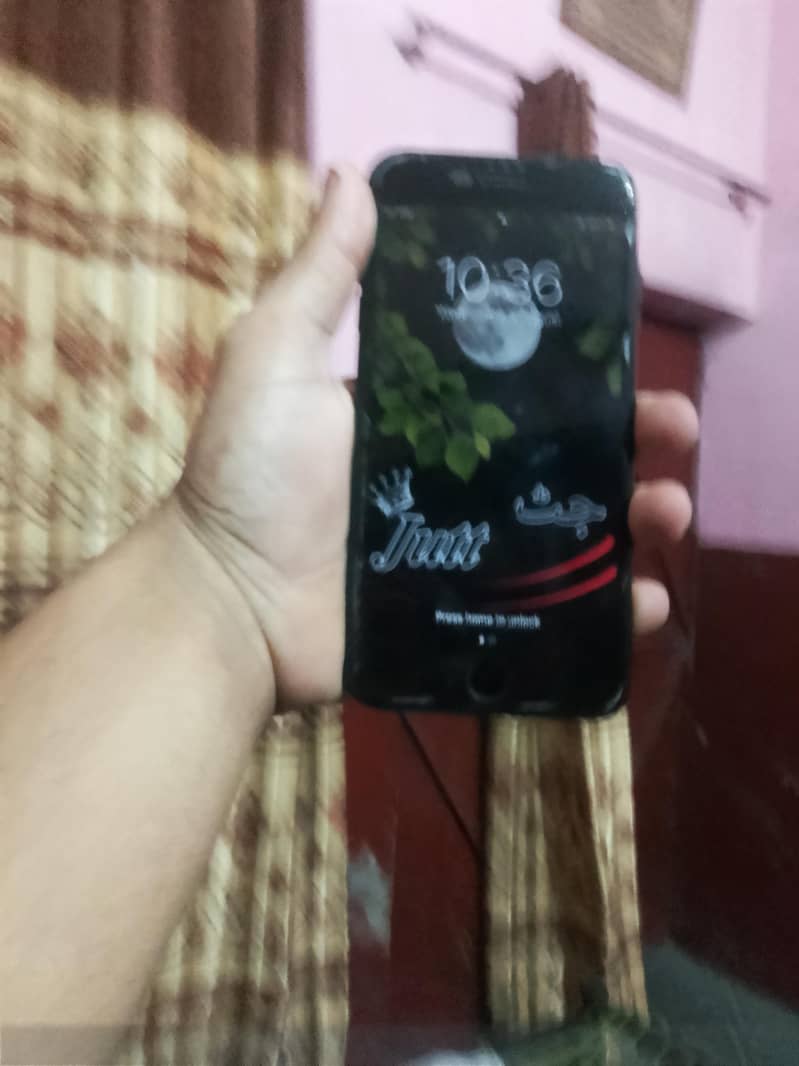 Apple iPhone 7 Plus 0