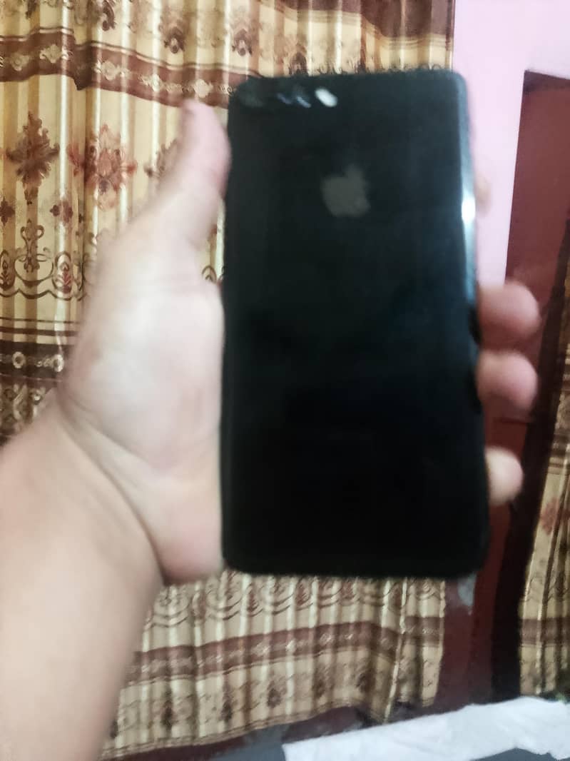 Apple iPhone 7 Plus 3